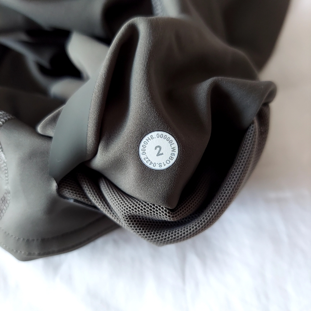 Lululemon Base Pace HR Crop 23" Army Green Size 2 - Picture 6 of 6